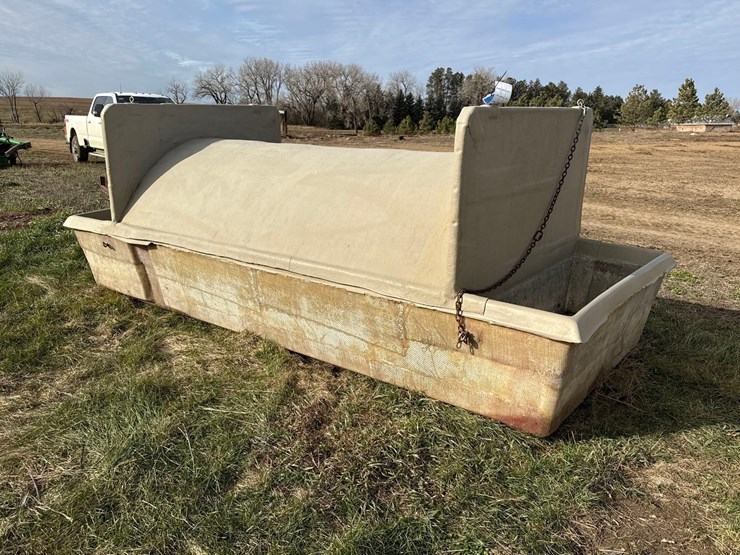 insulated-fiberglass-water-tank-image-1