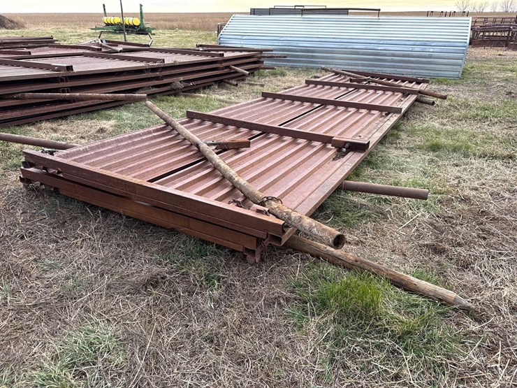 freestanding-windbreak-panels-image-5