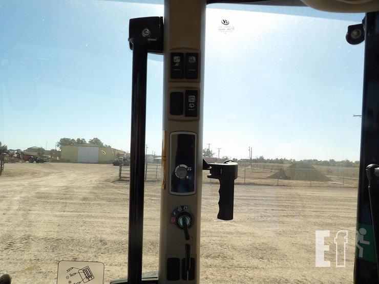 2024-massey-ferguson-4710-image-27