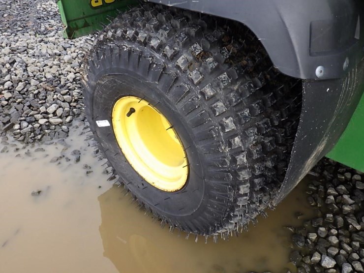 john-deere-gator-image-12