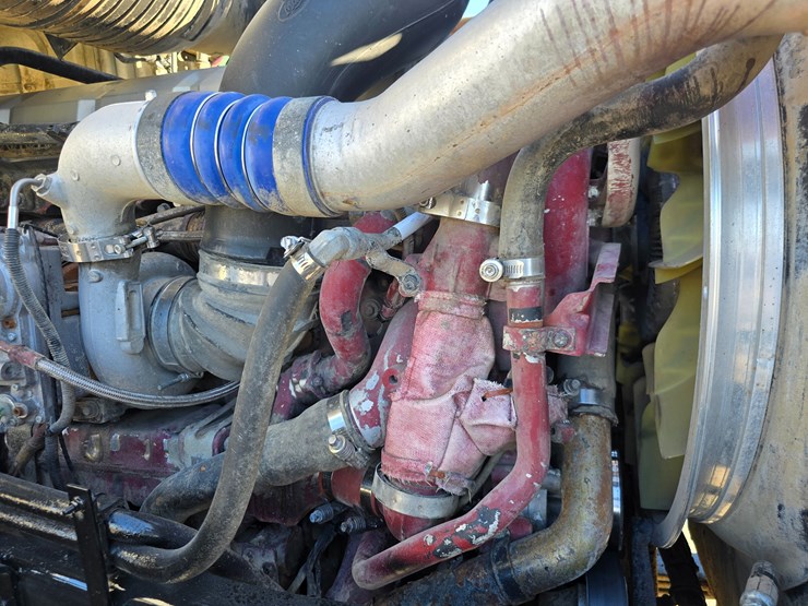 #22366-•-2016-mack-gu713-quad-axle-dump-truck-image-75