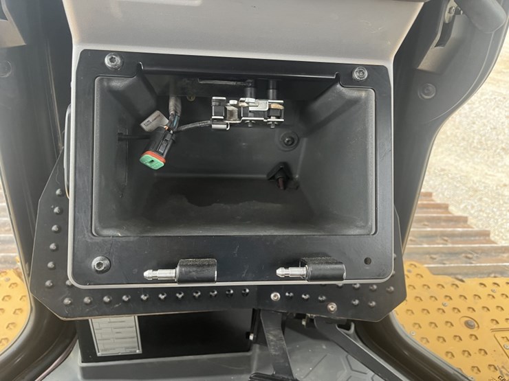 2020-caterpillar-d6-lgp-image-23