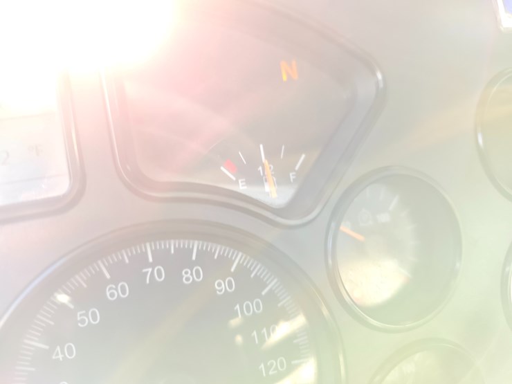 #22366-•-2016-mack-gu713-quad-axle-dump-truck-image-104