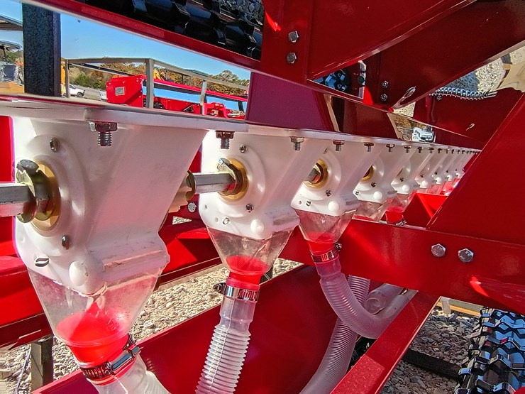 #l59-024-•-agt-seeder-skid-steer-attachment-(3-point)-image-11