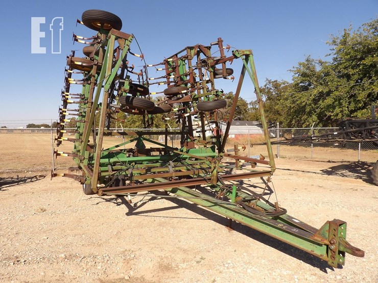 john-deere-1060-image-1