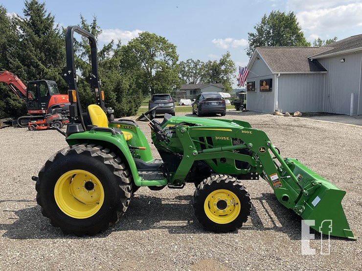 2024-john-deere-3025e-image-7