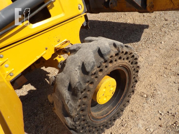 deere-210l-image-10