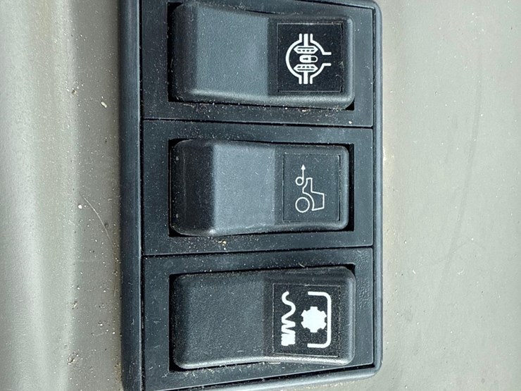 2008-case-ih-l730-image-37