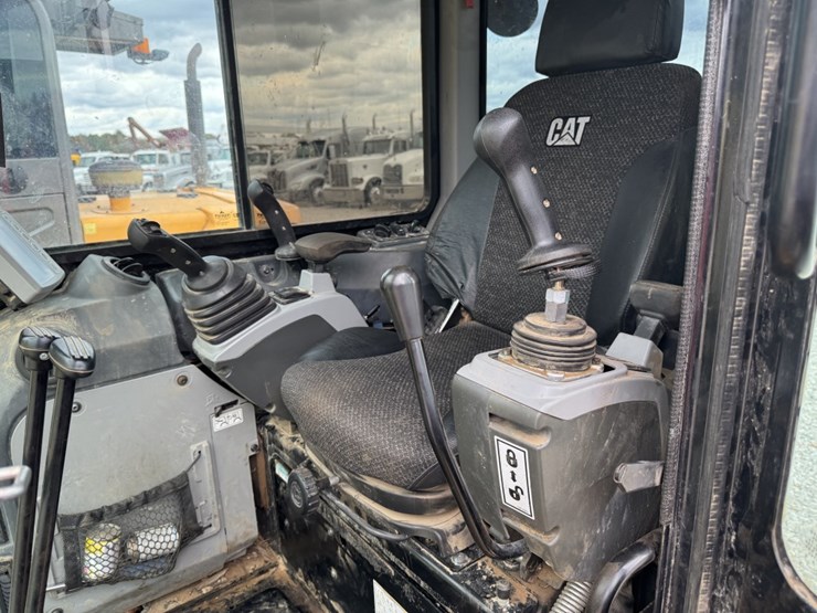 2021-caterpillar-304-image-6