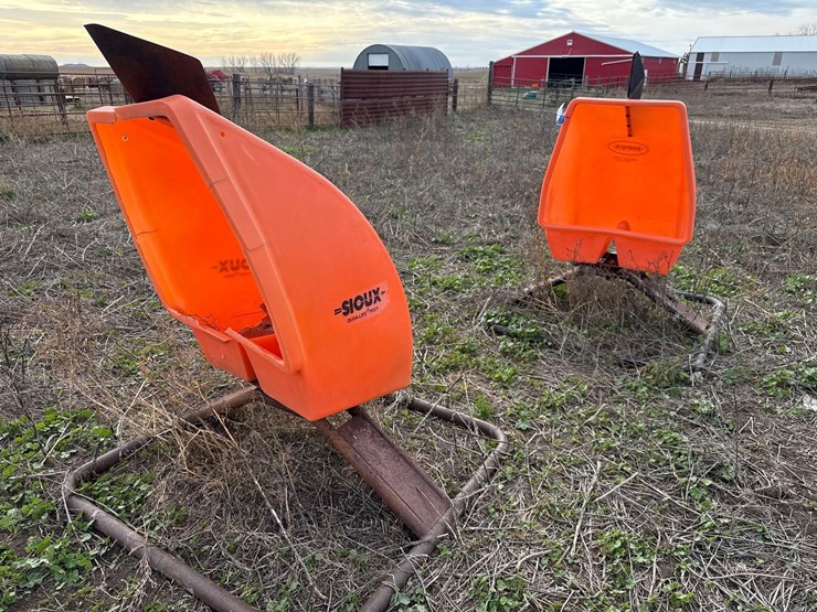 sioux-standing-mineral-feeders-image-1