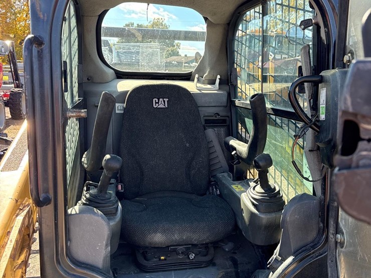 caterpillar-259d-image-12