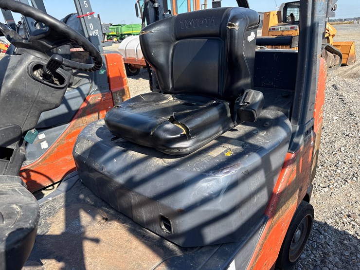 #94-•-toyota-forklift-inv#32788-image-12