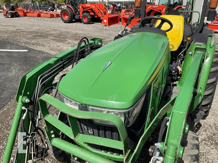 2018-john-deere-3038e-image-10