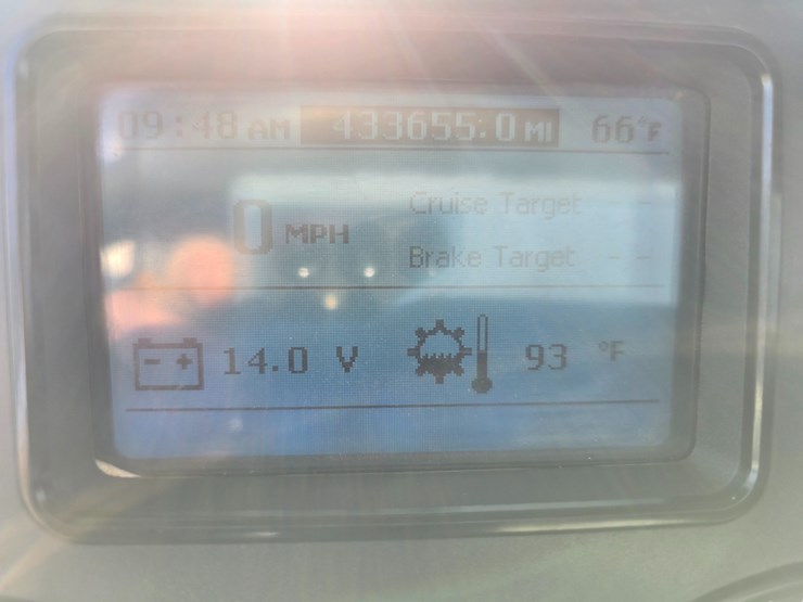 #22366-•-2016-mack-gu713-quad-axle-dump-truck-image-105