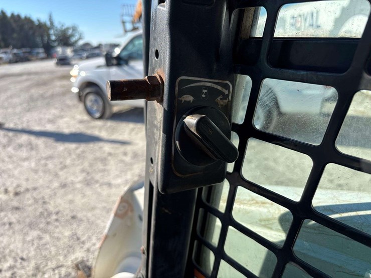 2017-bobcat-s650-image-25