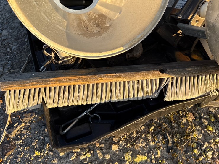 #24816-•-lot-of-power-tools,gas-jugs-&-miscellaneous-image-6