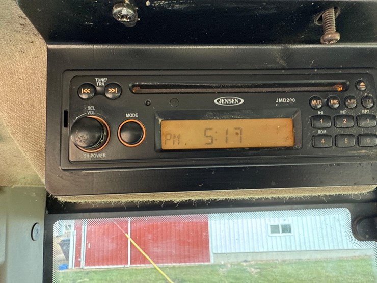 2008-case-ih-l730-image-36