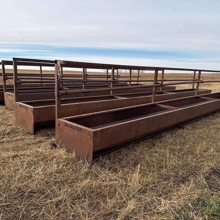 MackSteel Fenceline Feed Bunk
