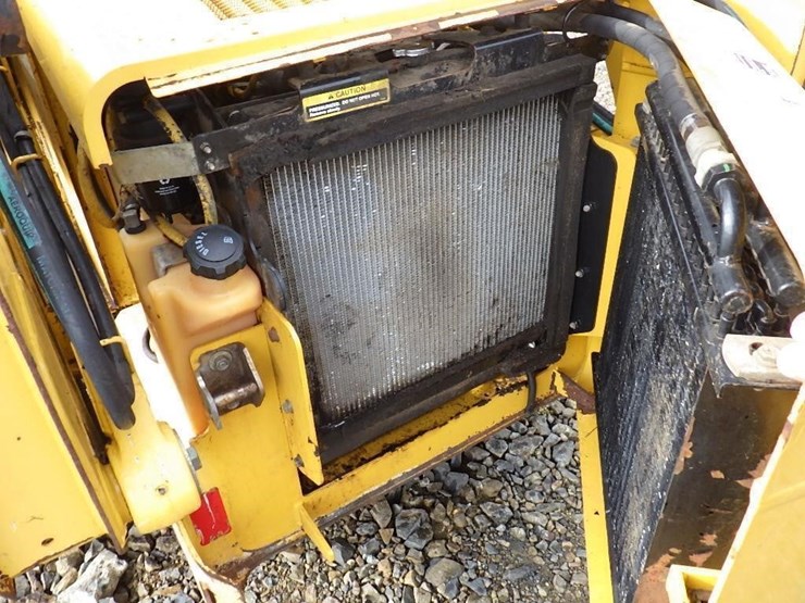 john-deere-317-image-11