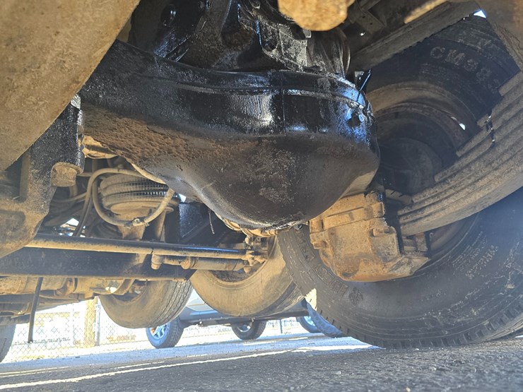 #22366-•-2016-mack-gu713-quad-axle-dump-truck-image-169