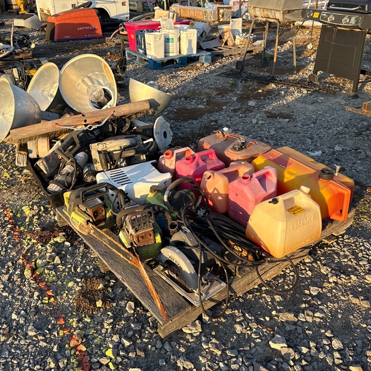 #24816 • Lot of Power Tools,Gas Jugs & Miscellaneous