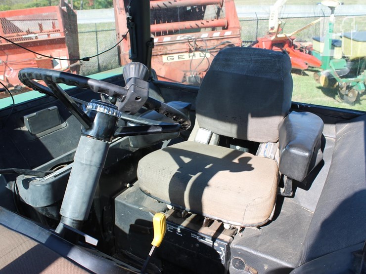 john-deere-4040-image-10