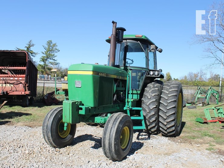john-deere-4440-image-2
