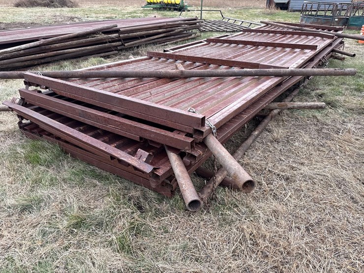 freestanding-windbreak-panels-image-8