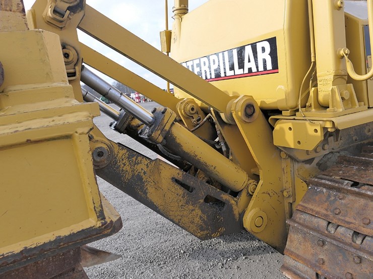 caterpillar-d6e-image-16
