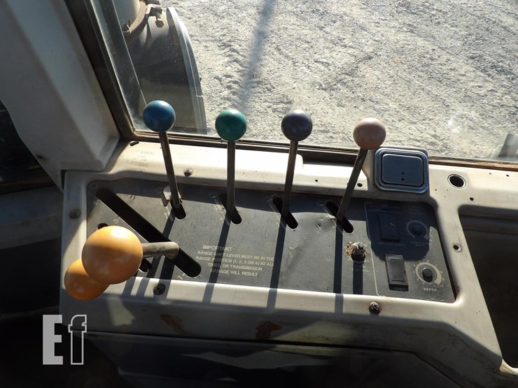 1993-ford-946-image-30