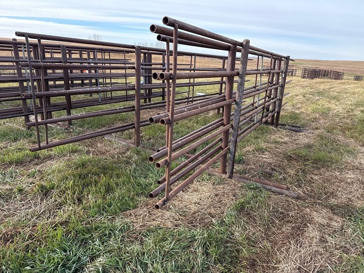 freestanding-continuous-panels-image-3