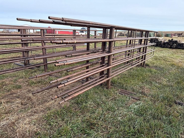 freestanding-continuous-panels-image-1