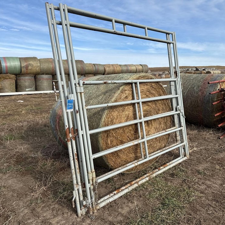 2W Equipment Bow Gates