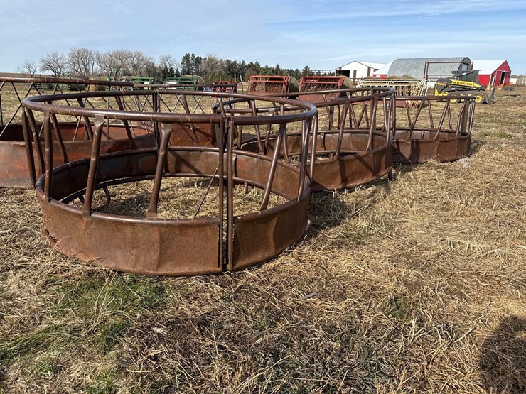 single-bale-feeders-image-1