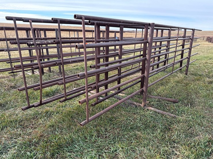 freestanding-continuous-panels-image-3