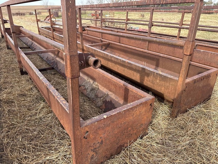 macksteel-fenceline-feed-bunk-image-3