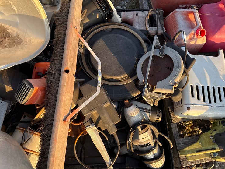 #24816-•-lot-of-power-tools,gas-jugs-&-miscellaneous-image-7