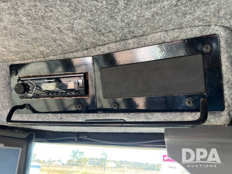 2015-ag-chem-rg1100b-image-90