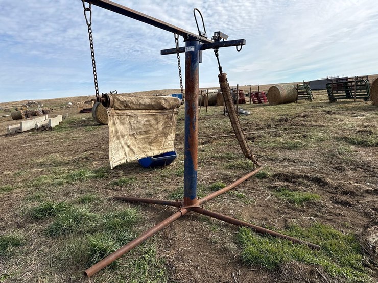 lewis-cattle-oiler-image-3