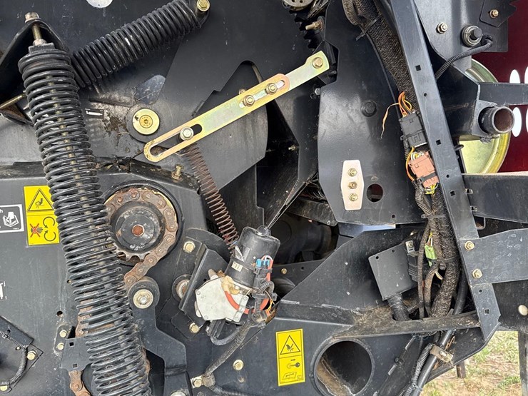 2015-case-ih-rb565-premium-image-8