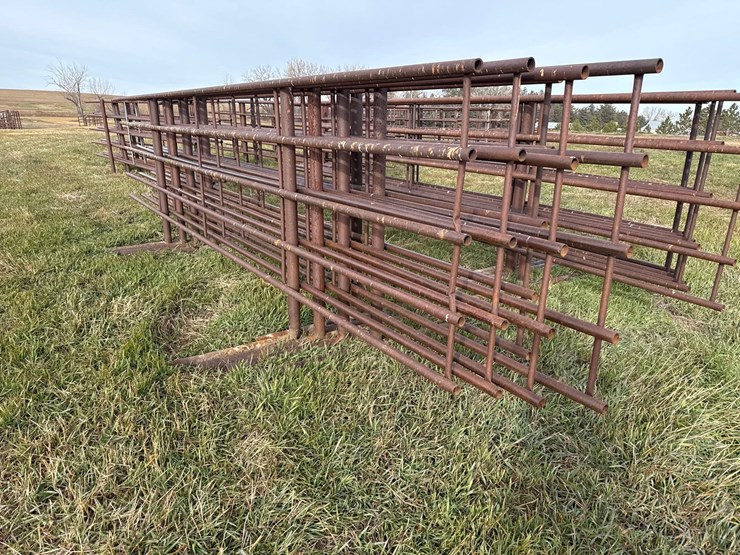 freestanding-continuous-panels-image-2