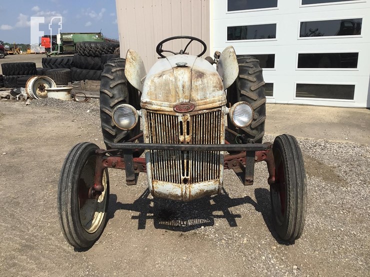 1952-ford-8n-image-5