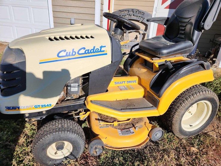 cub-cadet-gt2542-image-3