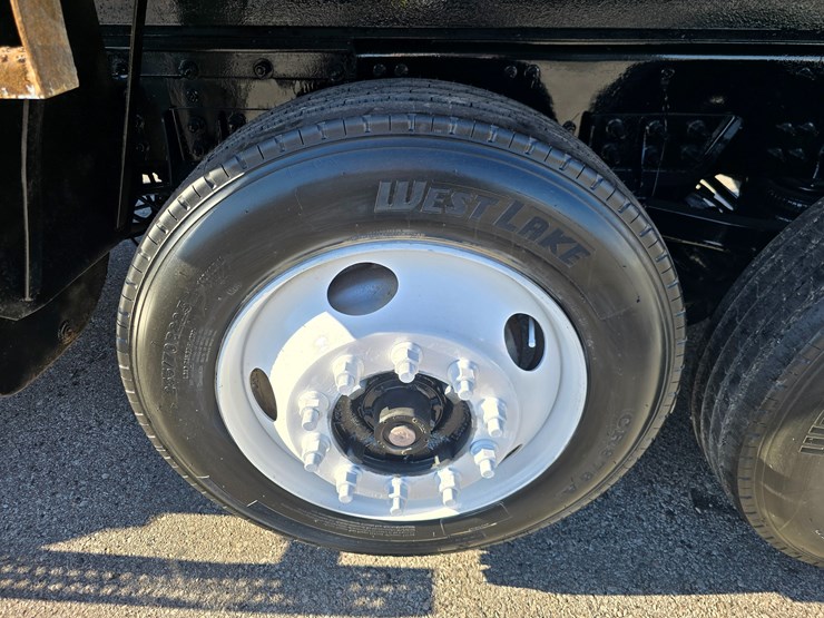 #22366-•-2016-mack-gu713-quad-axle-dump-truck-image-124