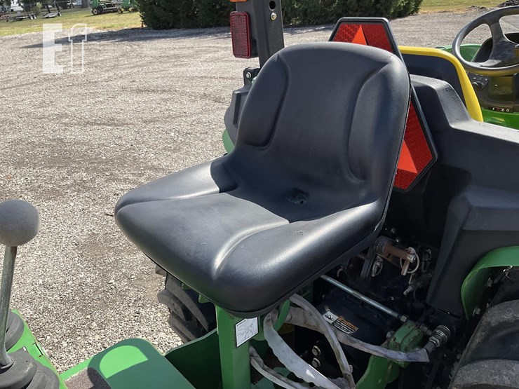 2018-john-deere-3038e-image-16