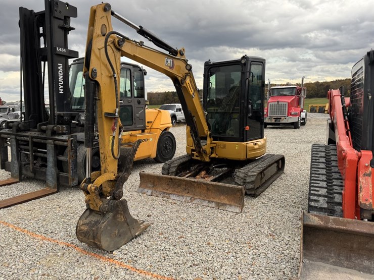 2021-caterpillar-304-image-1