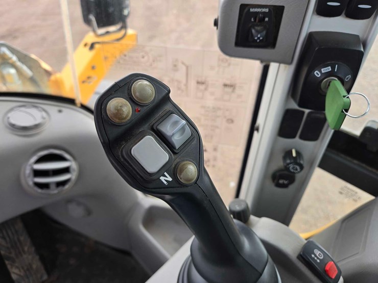 2022-volvo-l60h-image-27