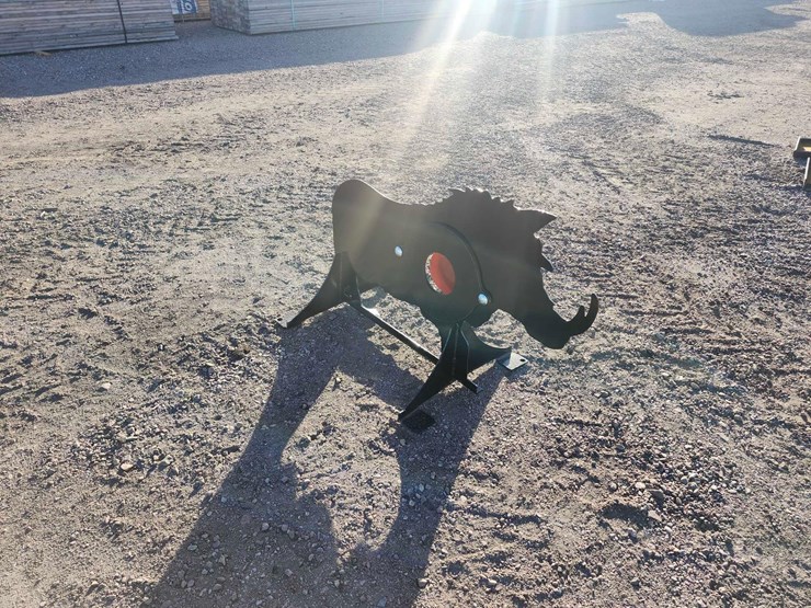 ar500-steel-boar-shooting-target-with-heart-flapper-image-4