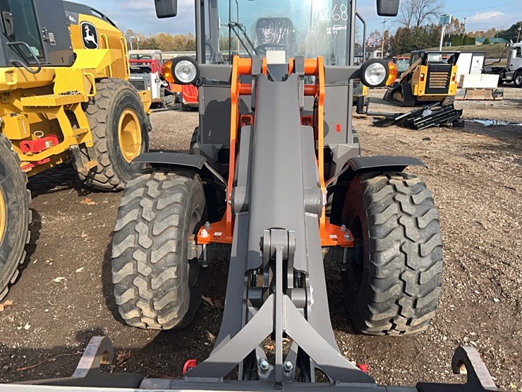 2023-hitachi-zw95-image-9