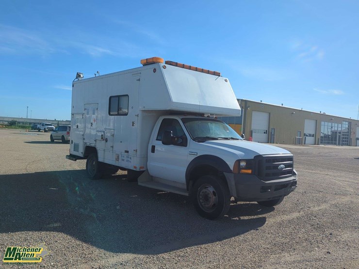 2006-ford-f550-image-2